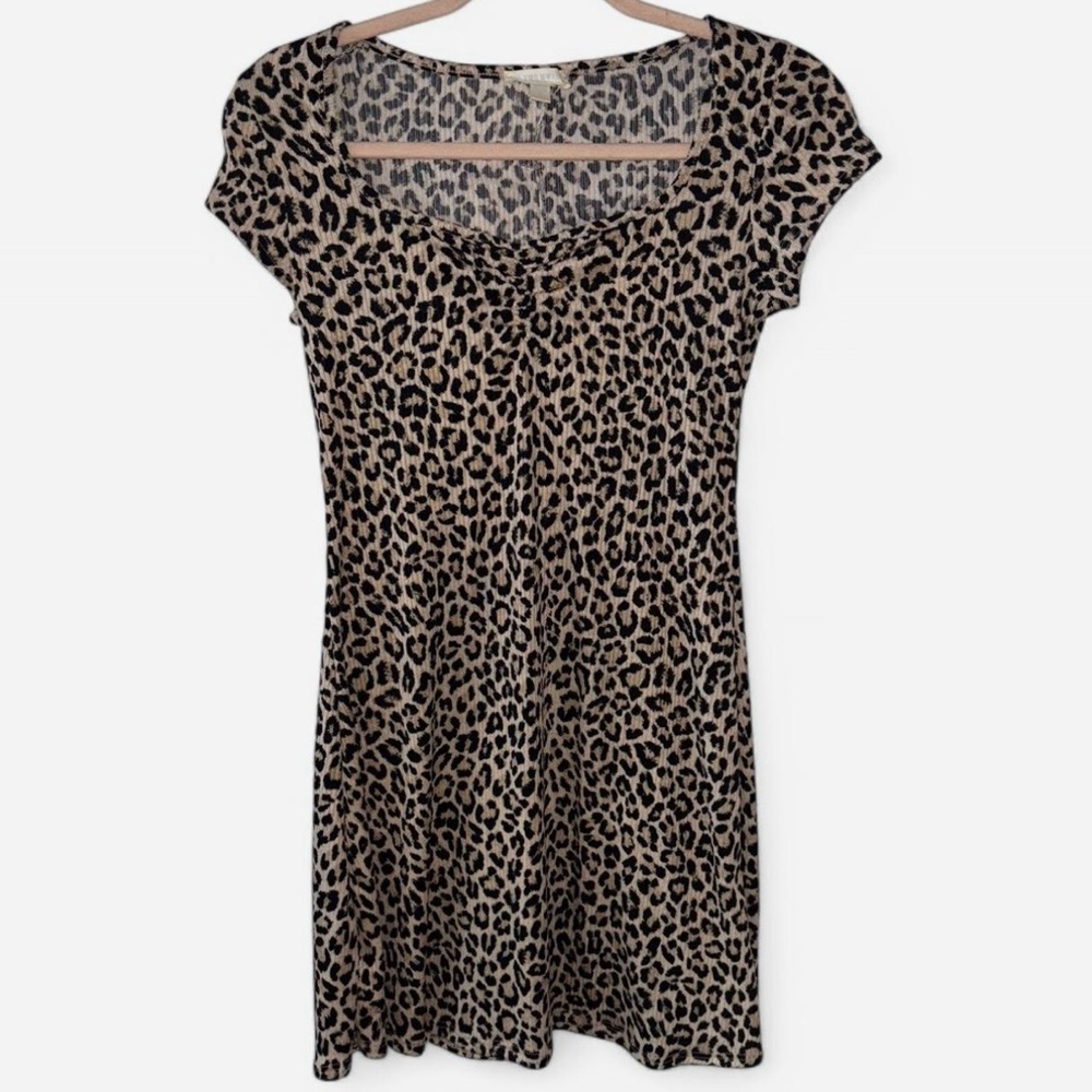 Brown & black leopard print dress with short sleeves
BrandNew/NeverWorn/NO tags